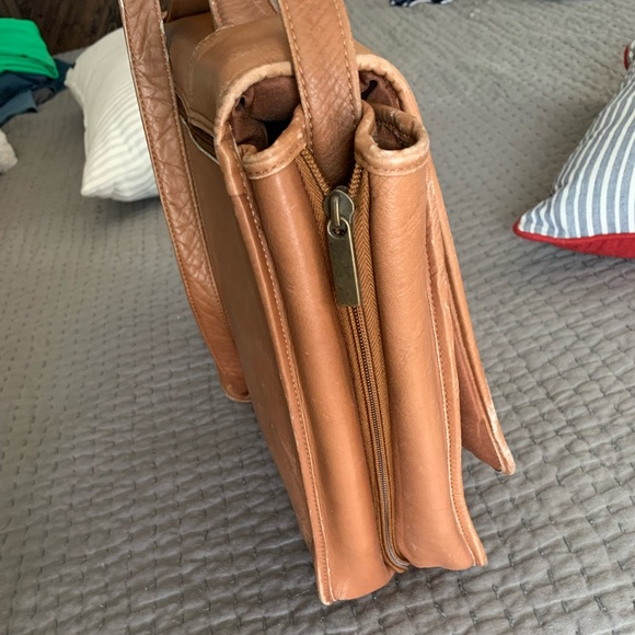 Vintage Wilson’s Leather briefcase - Picture 9 of 11